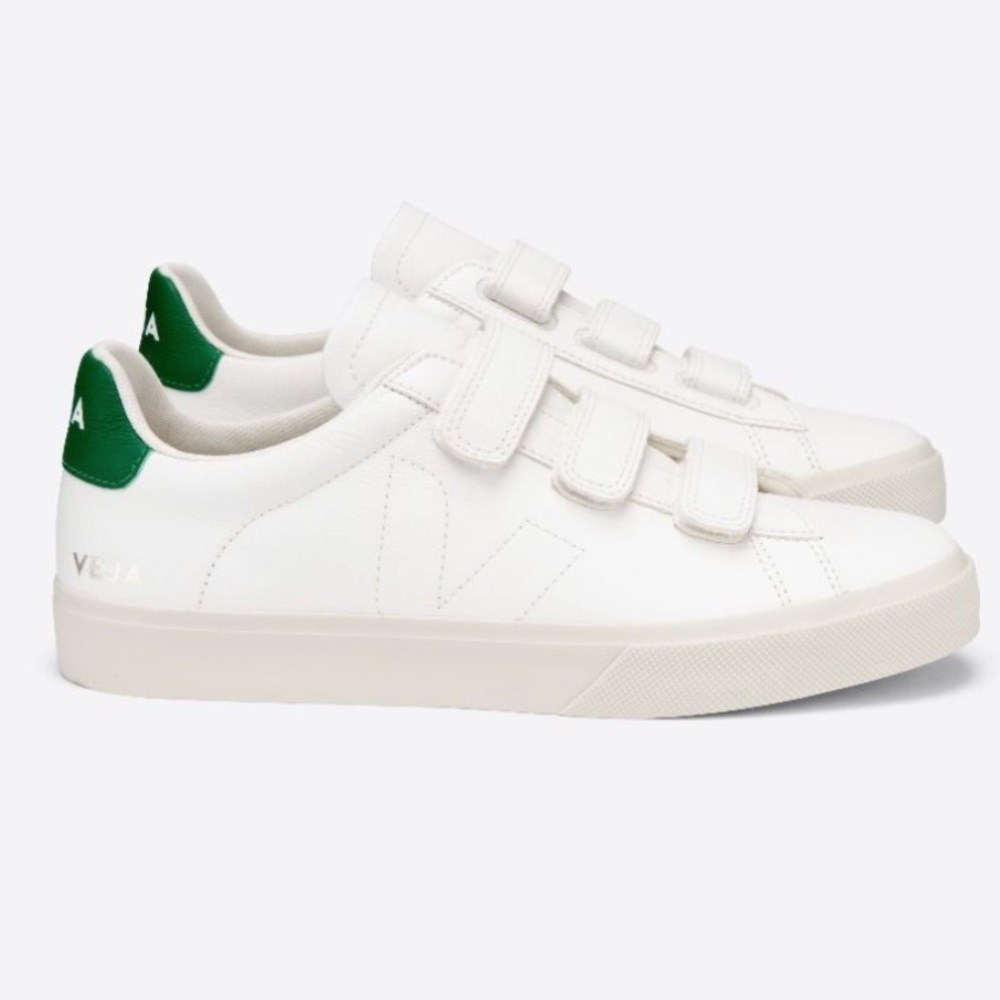 VEJA RECIFE SNEAKER IN EXTRA WHITE & EMERAUDE